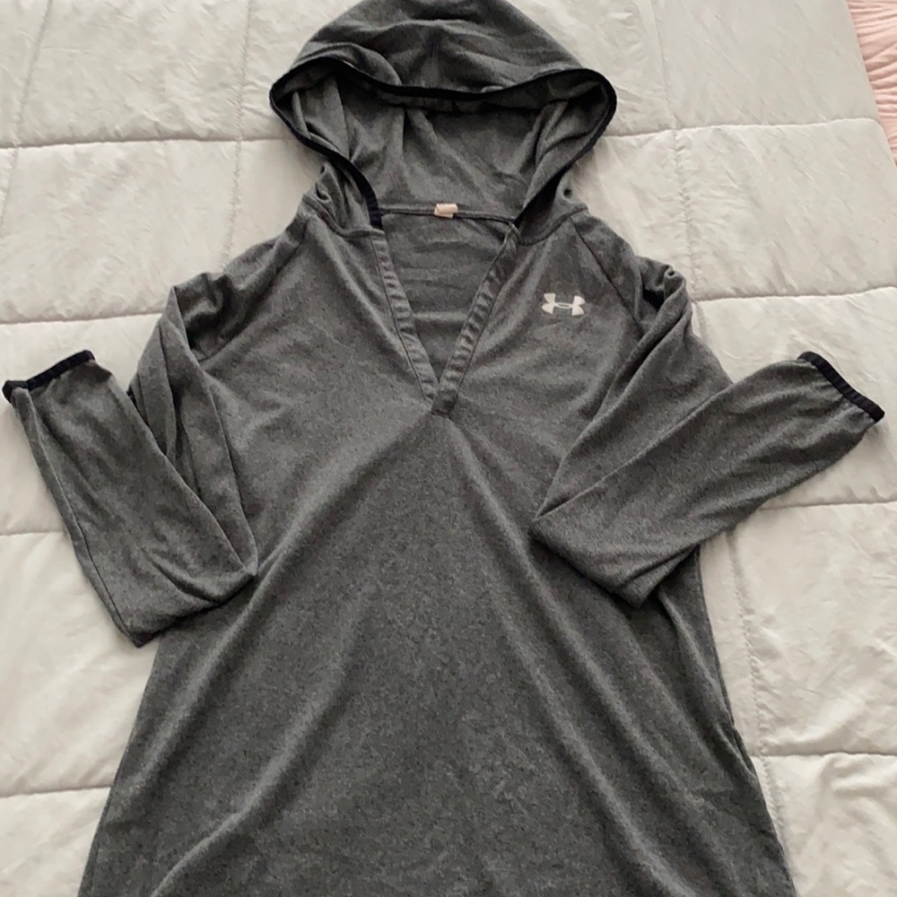 Under armour hooded long sleeve